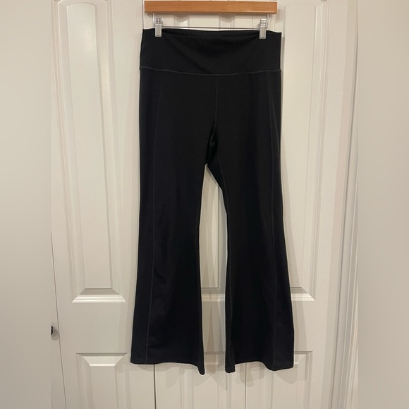 Fabletics Oasis PureLuxe High-Waisted Kick Flare, Black, Size XL - Picture 3 of 5